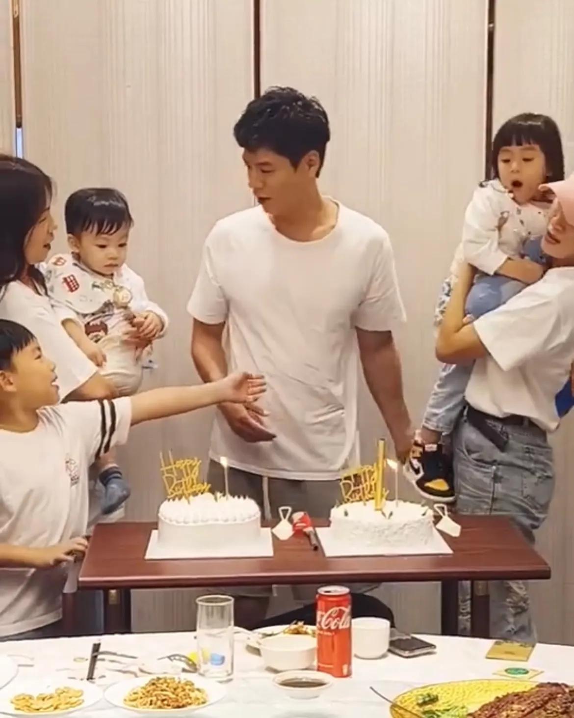 杨怡带俩娃探班罗仲谦为其庆生,一家四口温馨幸福,婆婆罕见出镜