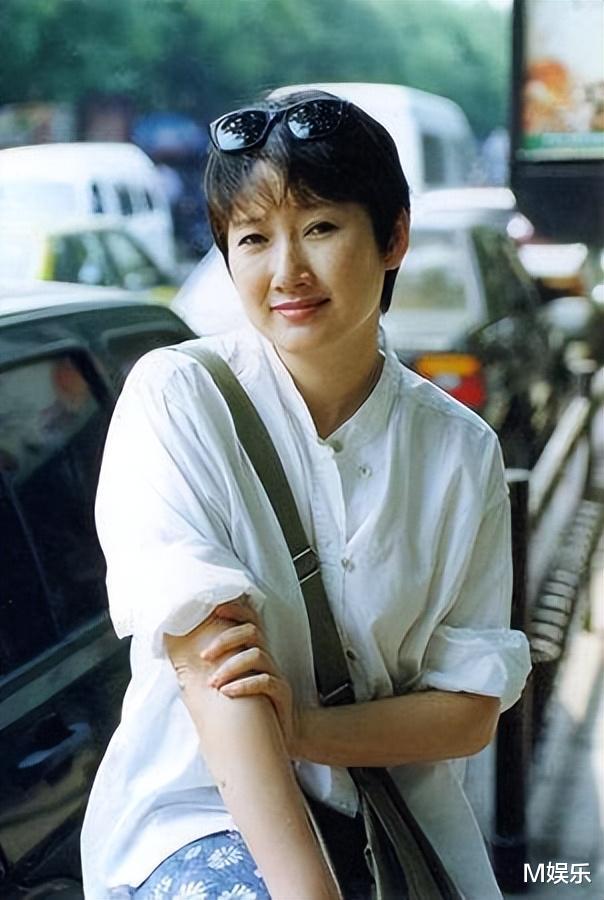 演员王刚清空社交账号,变卖5亿四合院,网友:要跑路了?