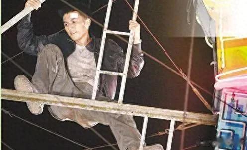 看谢霆锋15岁在日本上学照片,才懂他为啥这么土!吴彦祖吐槽的对