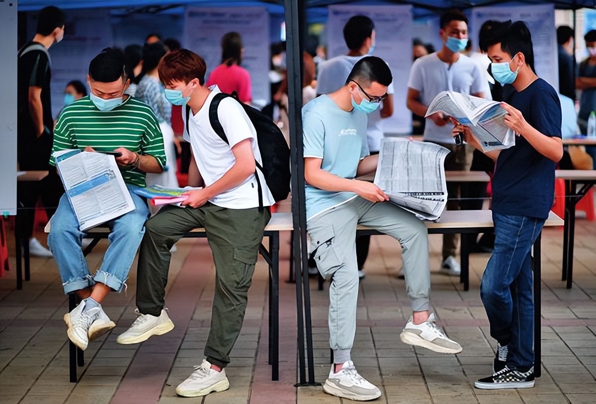 求职|已经烂大街的专业,在家长眼中则是“高大上”专业,实际就业困难