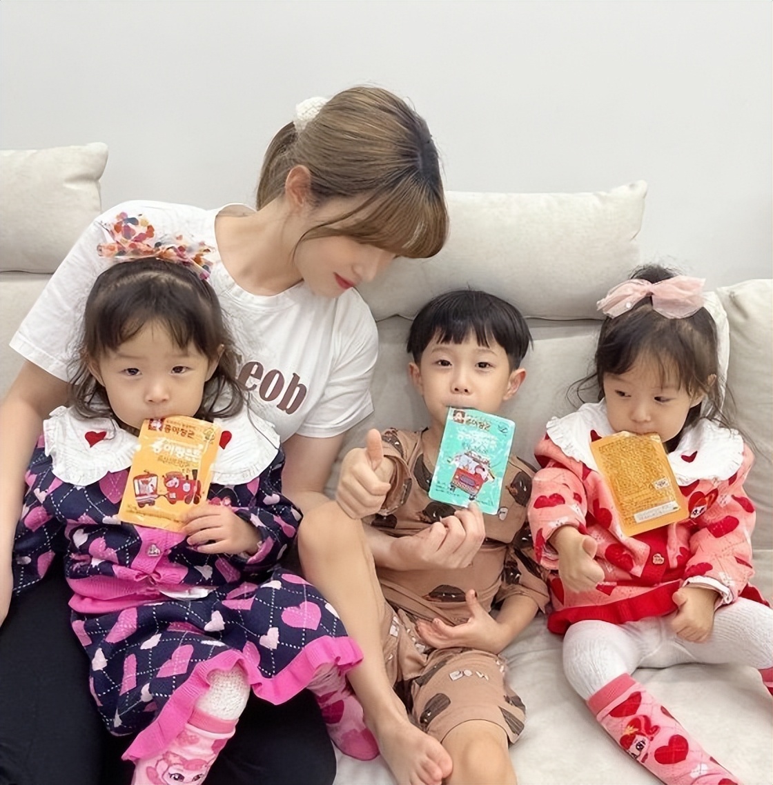 律喜和崔敏焕官宣离婚,孩子由爸爸抚养,离婚原因疑似各自的事业