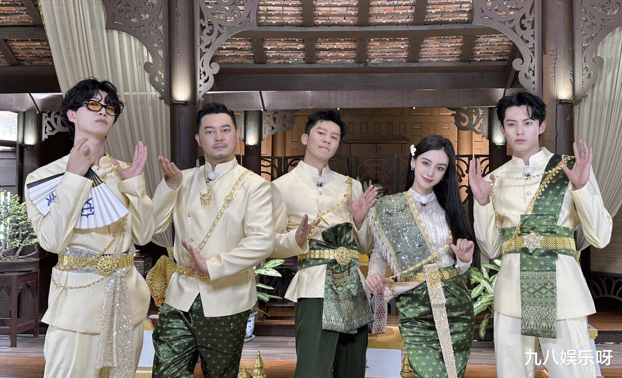 王鹤棣|《奔跑吧》：蔡徐坤回归站C位！与范丞丞合体，王鹤棣白鹿撒糖