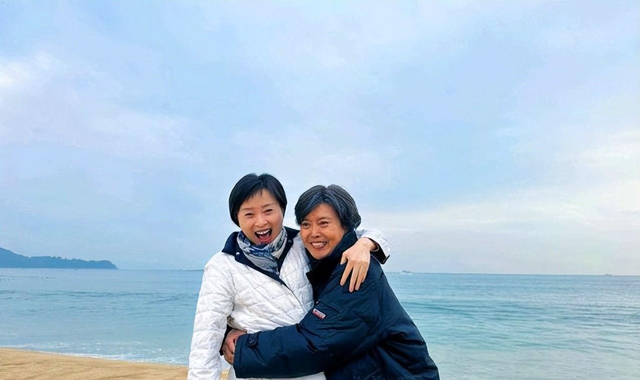 丁嘉丽|64岁丁嘉丽，一个内娱最“大胆”的女人