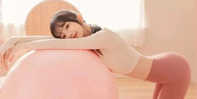 会穿瑜伽服的人，才是行走的荷尔蒙！