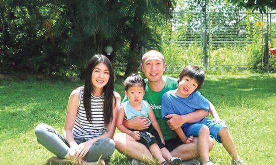 陈慧琳|50岁陈慧琳车祸后伤势痊愈,街头拍摄广告,路透照貌美肤白好冻龄