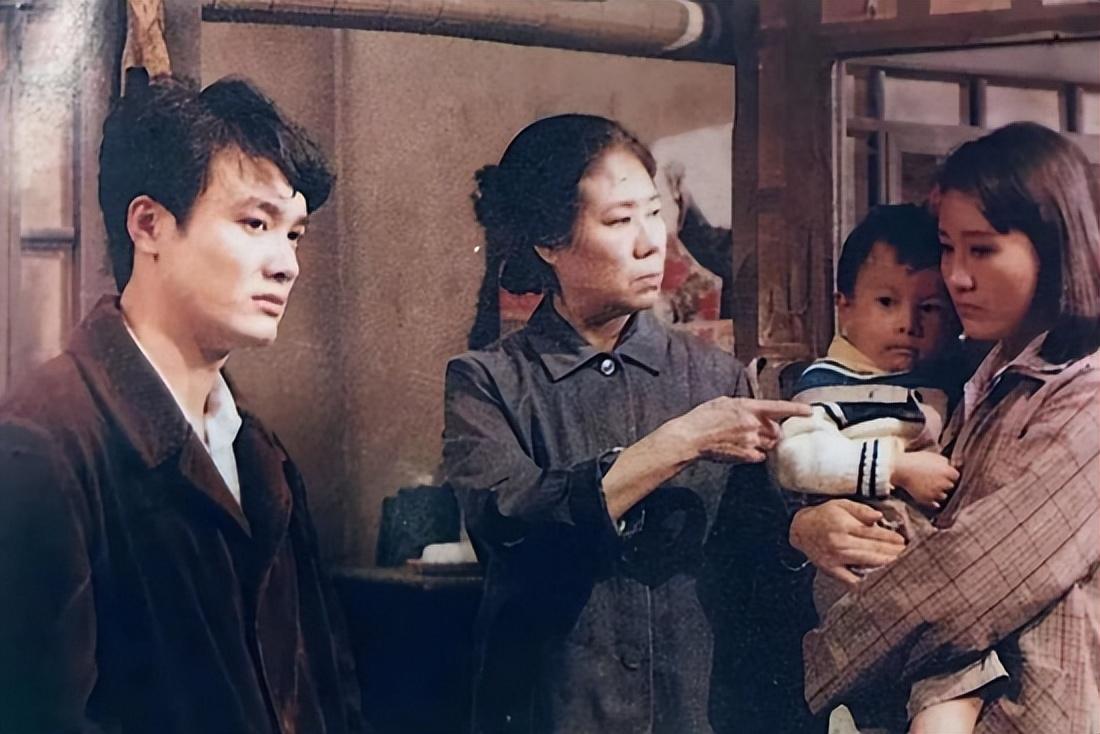 演员侯继林：嫁给孙松24年无儿无女，却被婆婆和丈夫宠成宝