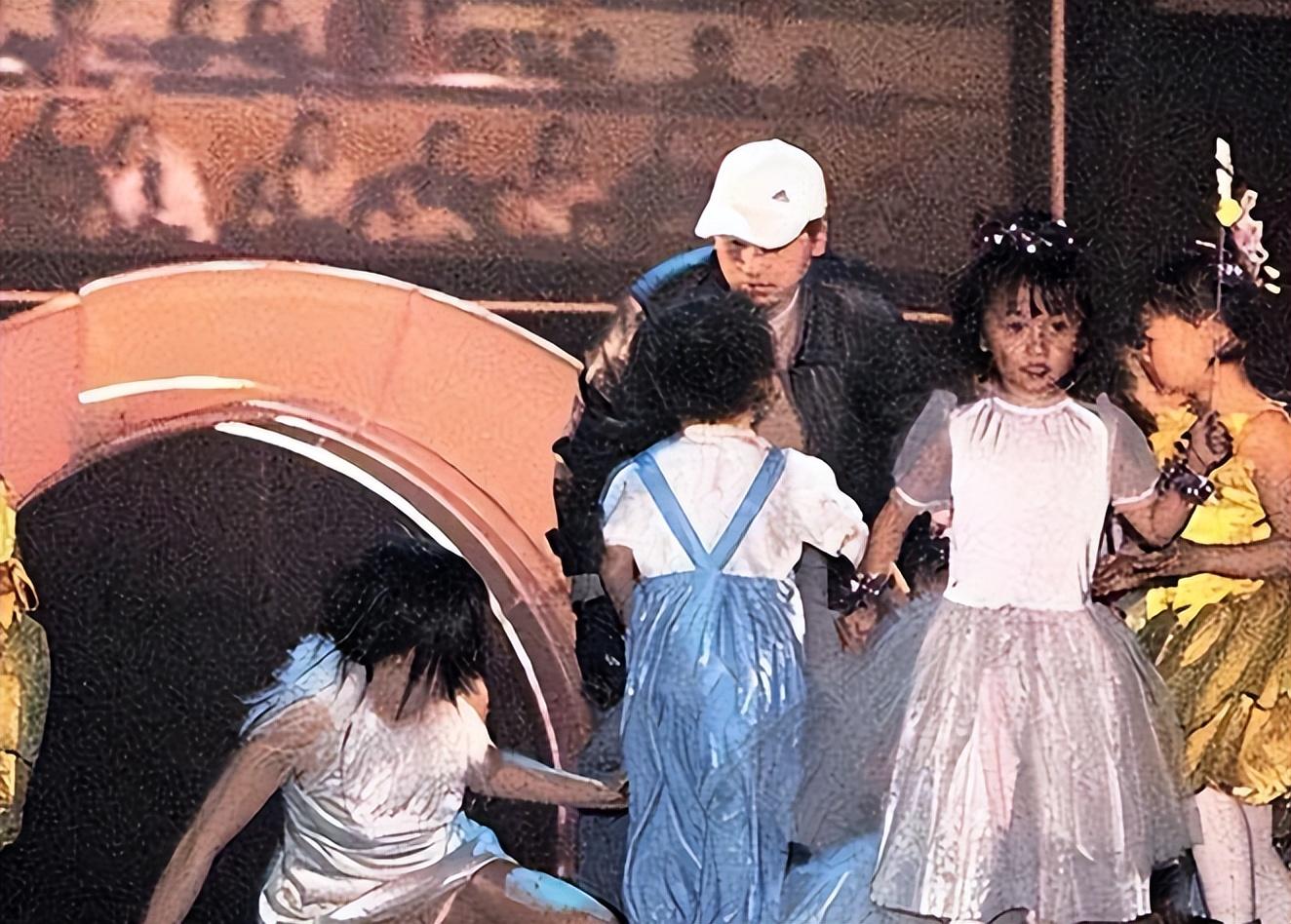 亲日辱华、殴打孕妇甚至“杀人”,不可一世的赵薇终于付出代价