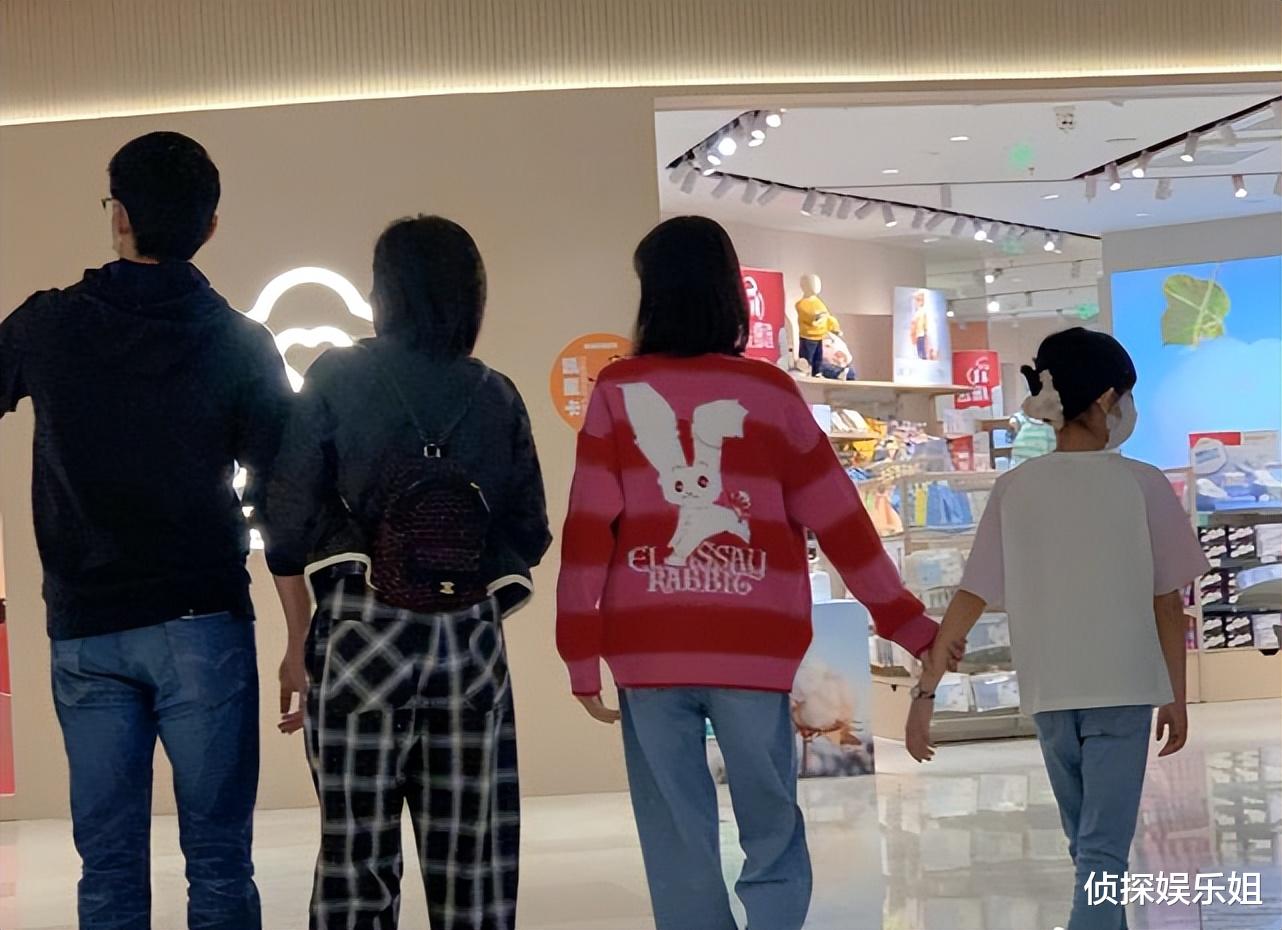 贝儿|陆毅晒两个女儿近照，贝儿和小叶子颜值变化大，一个像爸一个像妈