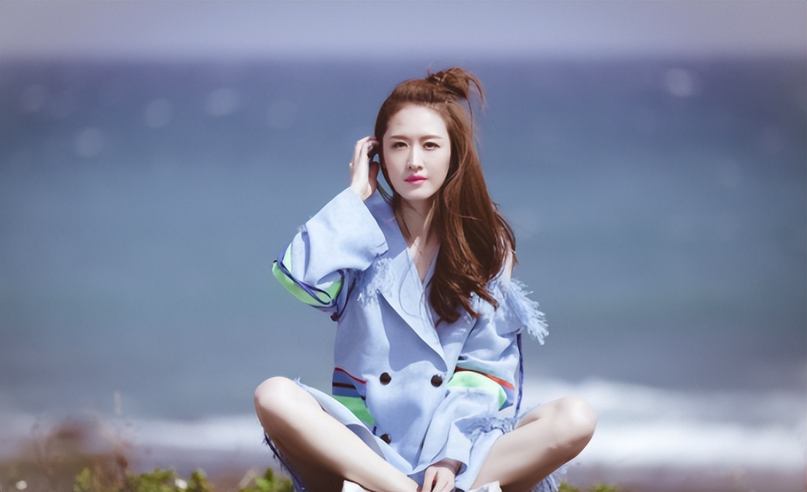 张雯：惊艳整个娱乐圈！36岁至今单身的她，美得无可挑剔！