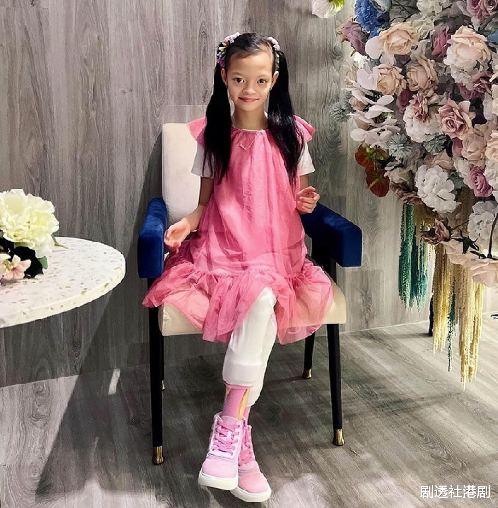 香港知名女星患病女儿极速成长，12岁仍不会说话，多位至亲相继离世