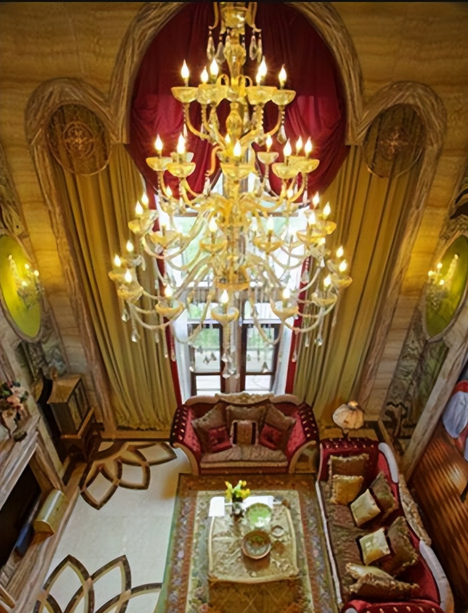 “壕无人性”的9位女星:有钱都养不起,她们消费高到你想象不到