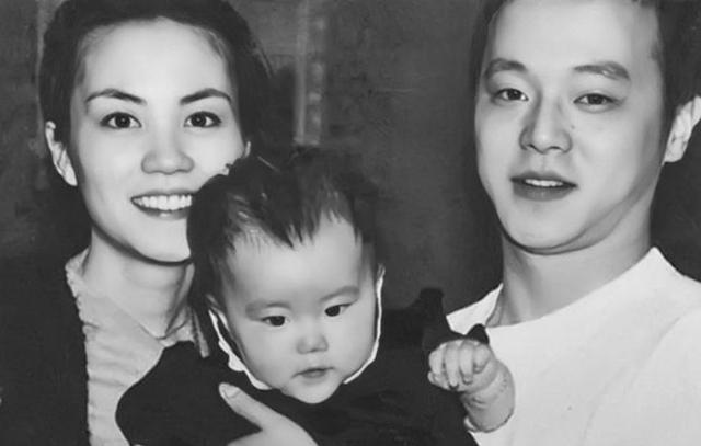 窦靖童|窦靖童成最会遗传父母特质的星二代：长得像窦唯，声音和王菲很像