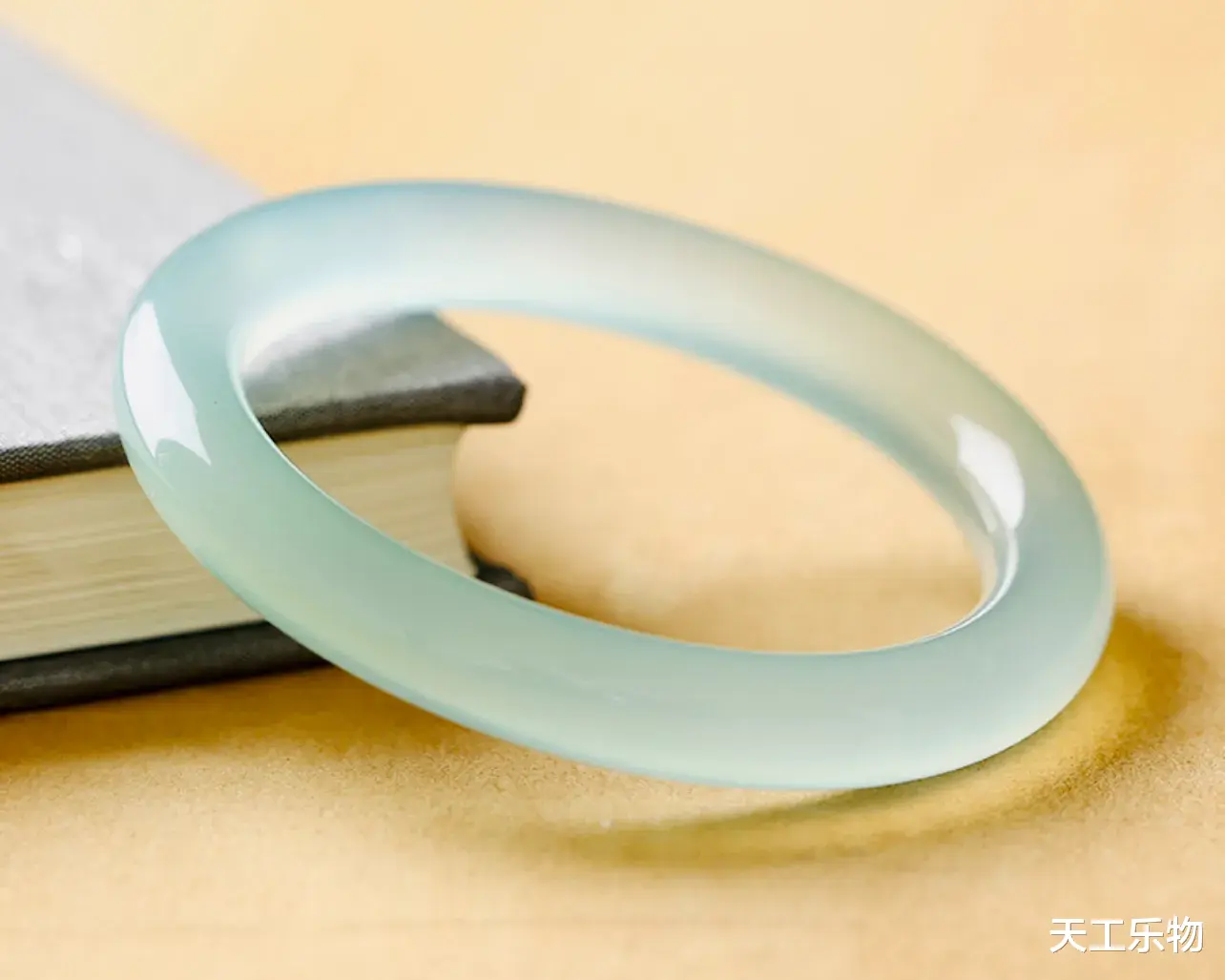 笔洗|猜猜哪种玉石最像和田玉？盘点那些形态各异的石英岩玉！