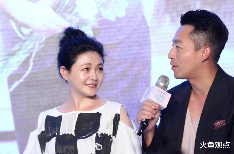 汪小菲晒手写小作文深情表白，字体隽秀，最后签名破功被疑代笔！