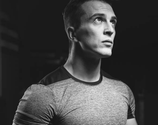 “芭比男友”贾斯汀:整形上百次,在后背植入翅膀,如今怎样了?