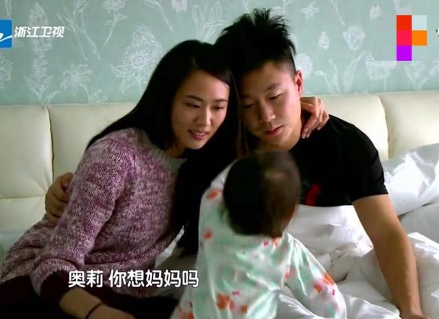 吴京|直言讨厌北京,上节目捞金全程飙英文,吴京可不惯着她!