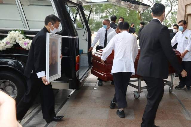 刘德华亡父出殡,全家24位成员详情曝光,华仔全程保护害羞女儿