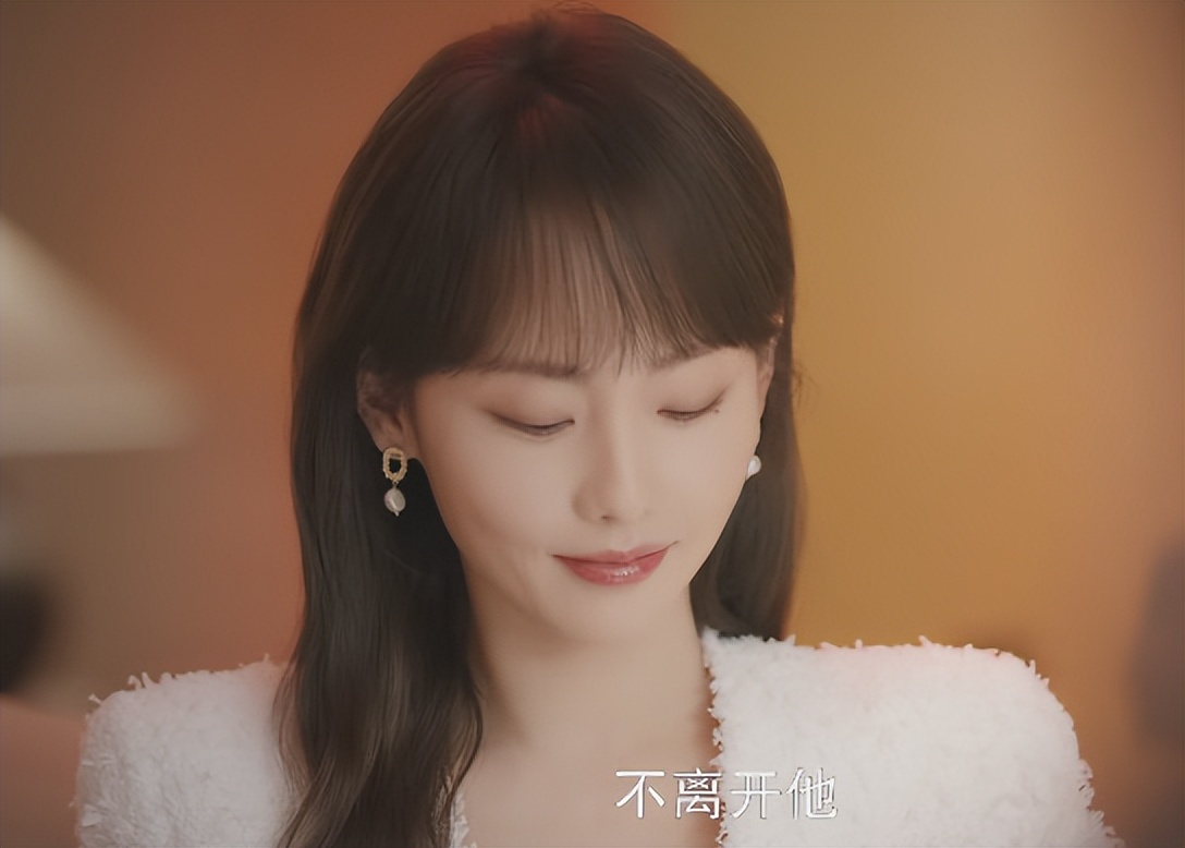 条件不符就别尬演“情妇”,36岁张嘉倪告诉你,啥是教科书式撩汉