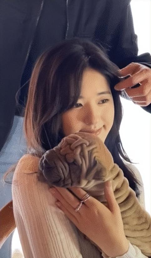 赵露思|赵露思初中就凭一张自拍就火爆网络,如今更是火遍娱乐圈