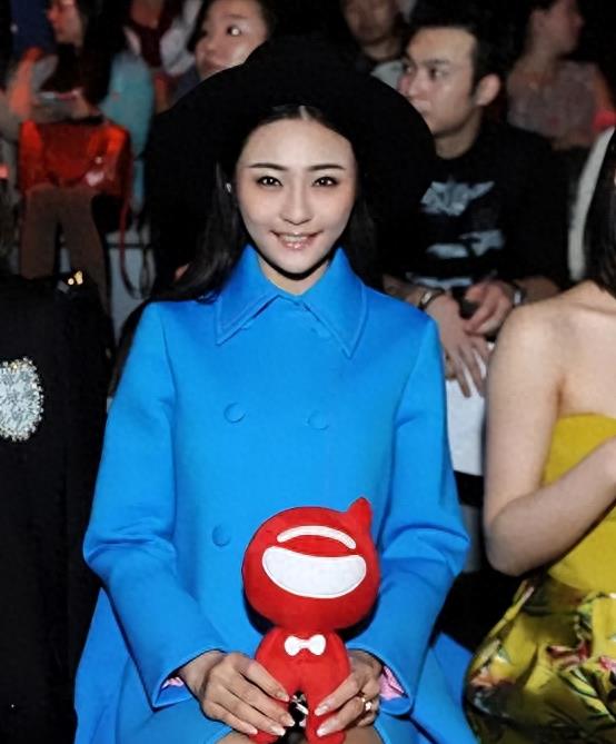 “好声音”里唱盛夏光年的陈冰，你们还记得吗？如今曝出大瓜来了