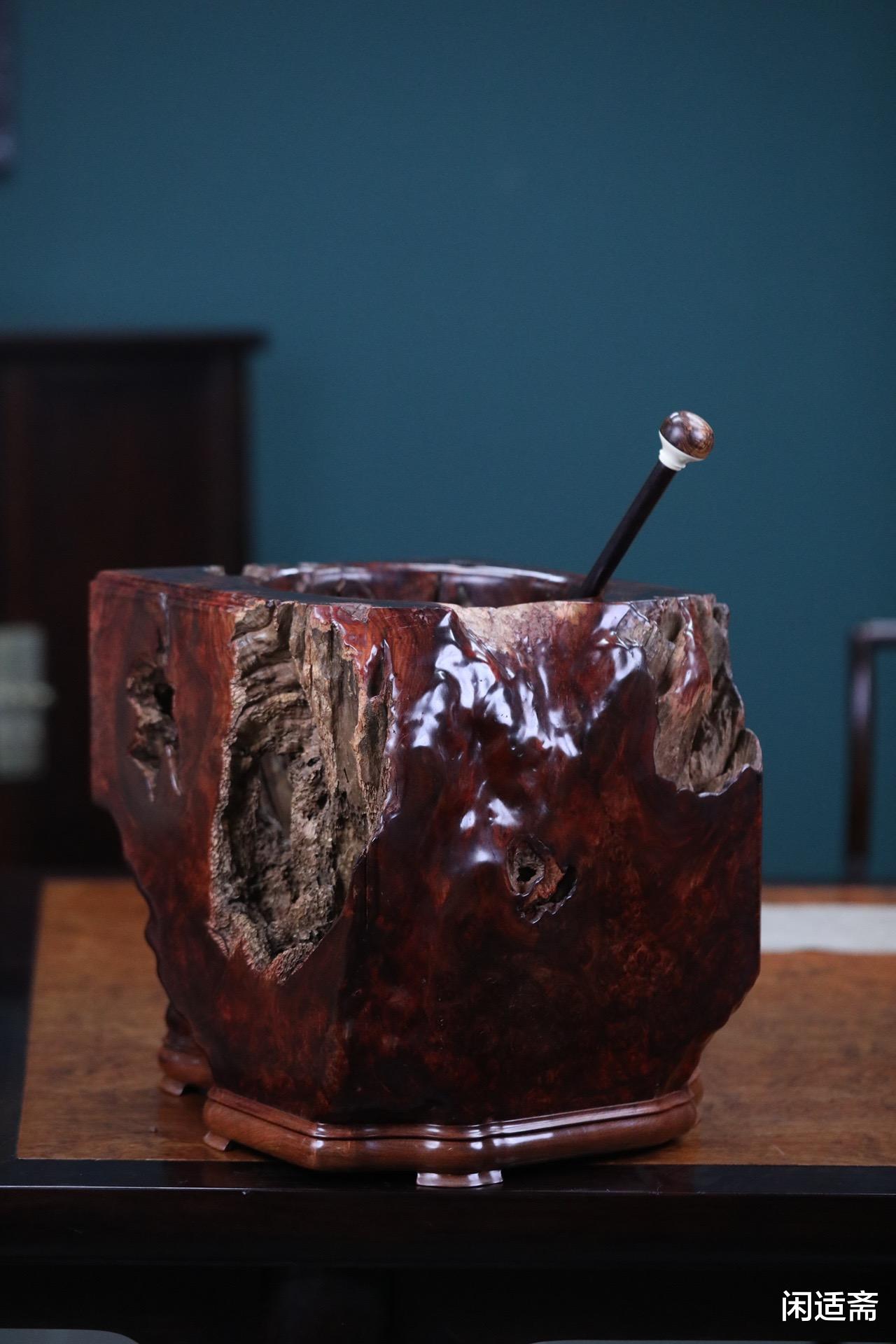 笔筒|文人雅藏，小叶紫檀，超大树头大瘤笔筒