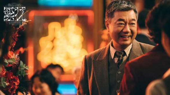 王家卫也没想到，请了九成上海演员，却被一个外地人出尽风头