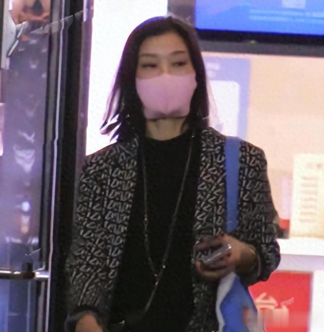 “辣妹子”宋祖英，最后落得的下场，赵本山在23年前就已料到了！