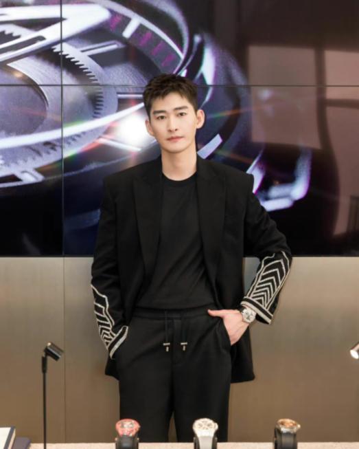 张翰|张翰去油成功,久违露面人气爆棚,状态回春梦回慕容云海