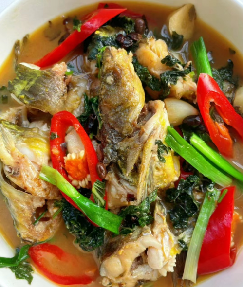 黄骨鱼|深秋时节,多给家人吃这菜,鱼肉鲜嫩,汤汁浓郁,别不懂吃