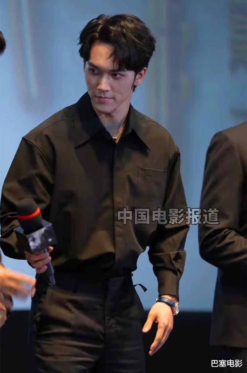 《封神》首映红毯:袁泉美得独特,妲己颜值不稳,陈坤撞脸秦昊