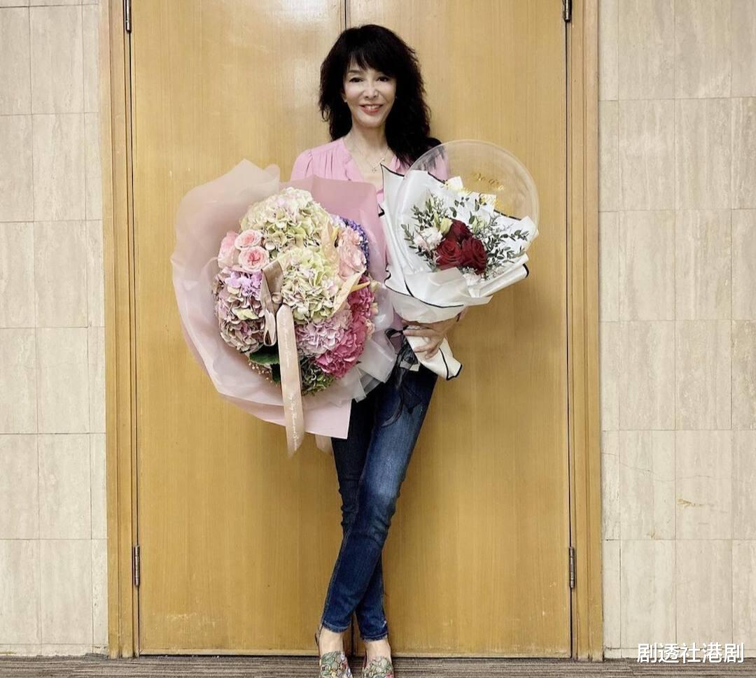 苗圃|TVB前一姐成泰剧男主角小迷妹，离巢只是想跳出舒适圈