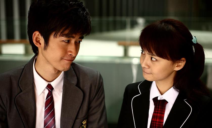 盘点那些央媒点名批评的明星们,一夜之间跌落神坛,都不值得同情