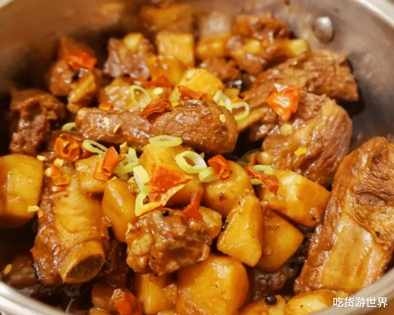 土豆|秋冬就馋这一锅，有肉有菜营养丰富，驱寒又滋补，全家爱吃超解馋