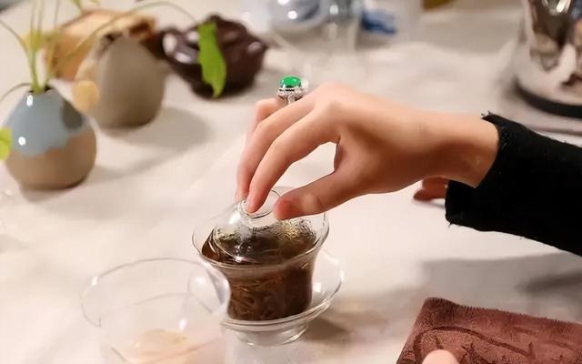 茶叶|“反向喝茶”不可取，奉劝爱喝茶的人，尽量远离喝茶时的4个误区