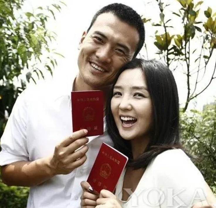 何洁|婚内出轨还理直气壮,三个孩子两个爹,何洁到底哪来的“底气”?