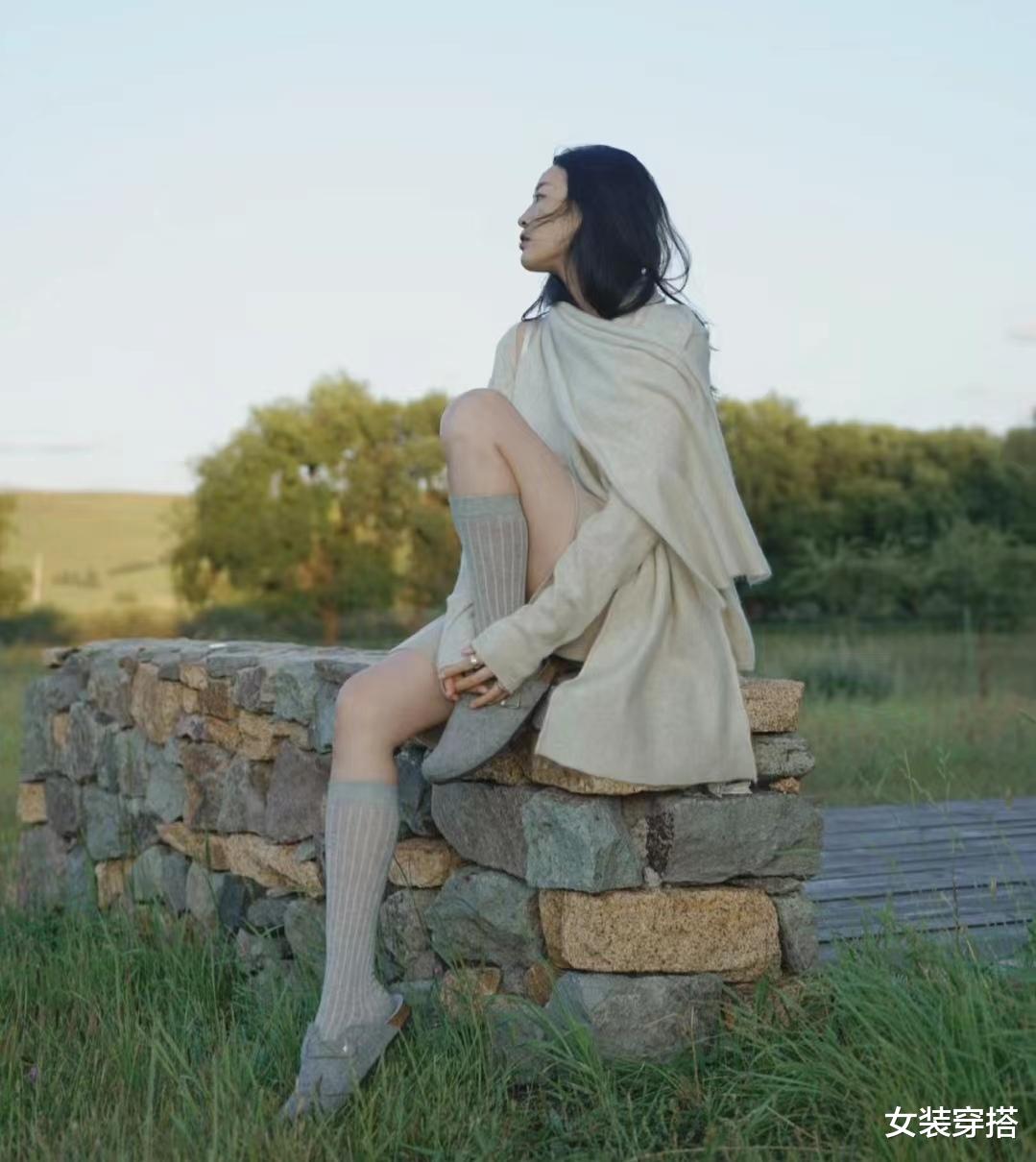 女人过了四十岁,试试2024年新流行的3款发型,显年轻气质,还洋气