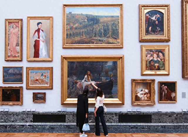 英国两所隐藏宝藏学校,优点是毕业后年薪高,好留英,找工作不卷