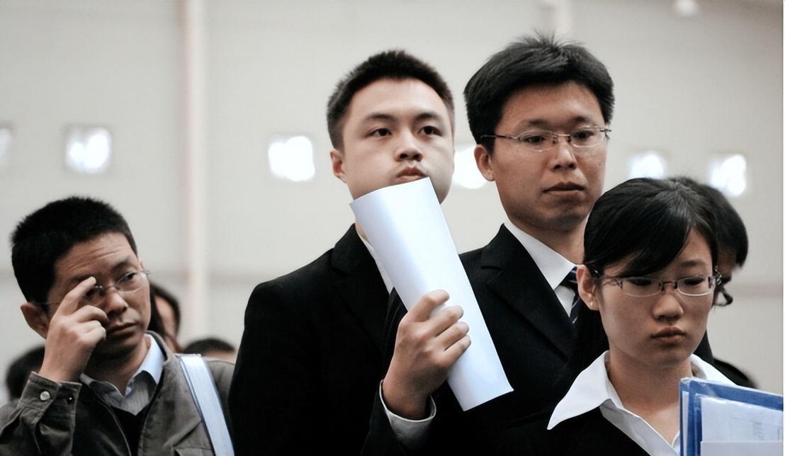 教师|10个永远不会失业的职业?看看十年前的榜单,你们悟了吗?