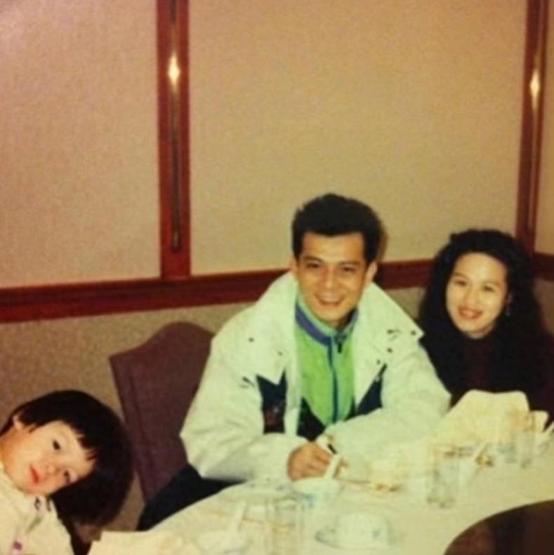 突曝婚讯？港男星被指向新欢求婚成功，太太离世3年遭轰违背了承诺