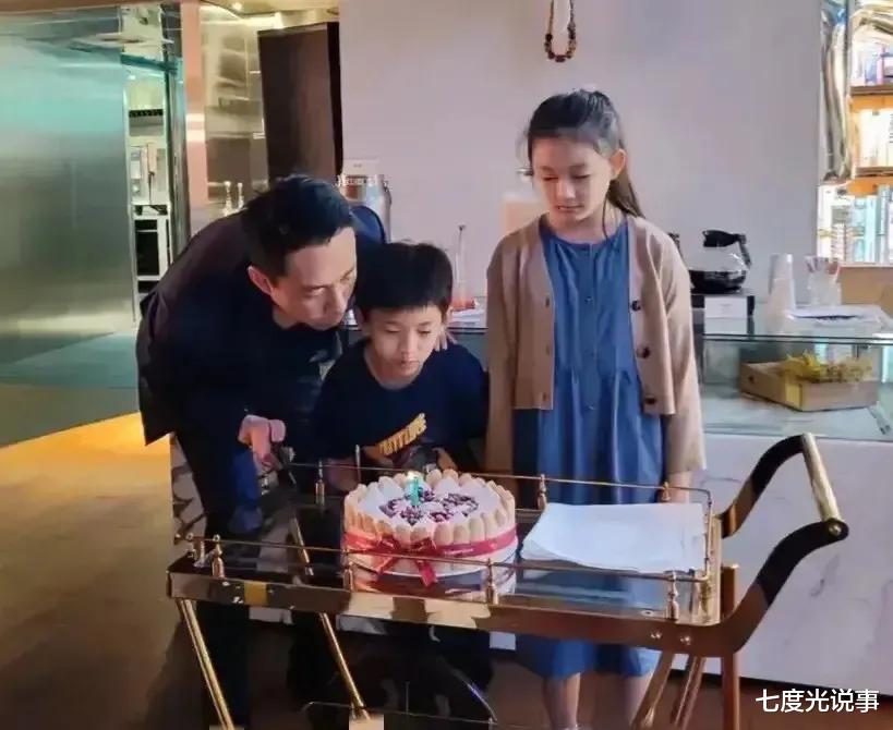 汪希玥|曝大S教育失败，汪希玥近照缺少童真眼神带狠劲，9岁就知道讨好人