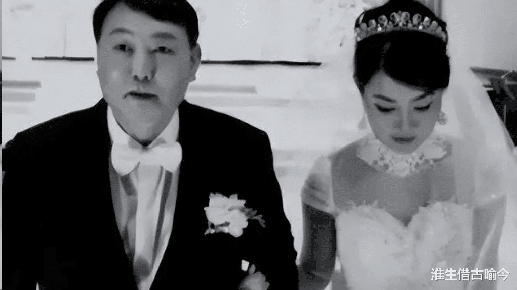 51岁韩国第一夫人变成美厨娘,和丈夫一起做泡菜,结婚11年还很甜