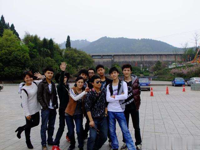 旅行|我川妹子,32岁不结婚不生孩,骑摩托环游全国,一年行36000公里