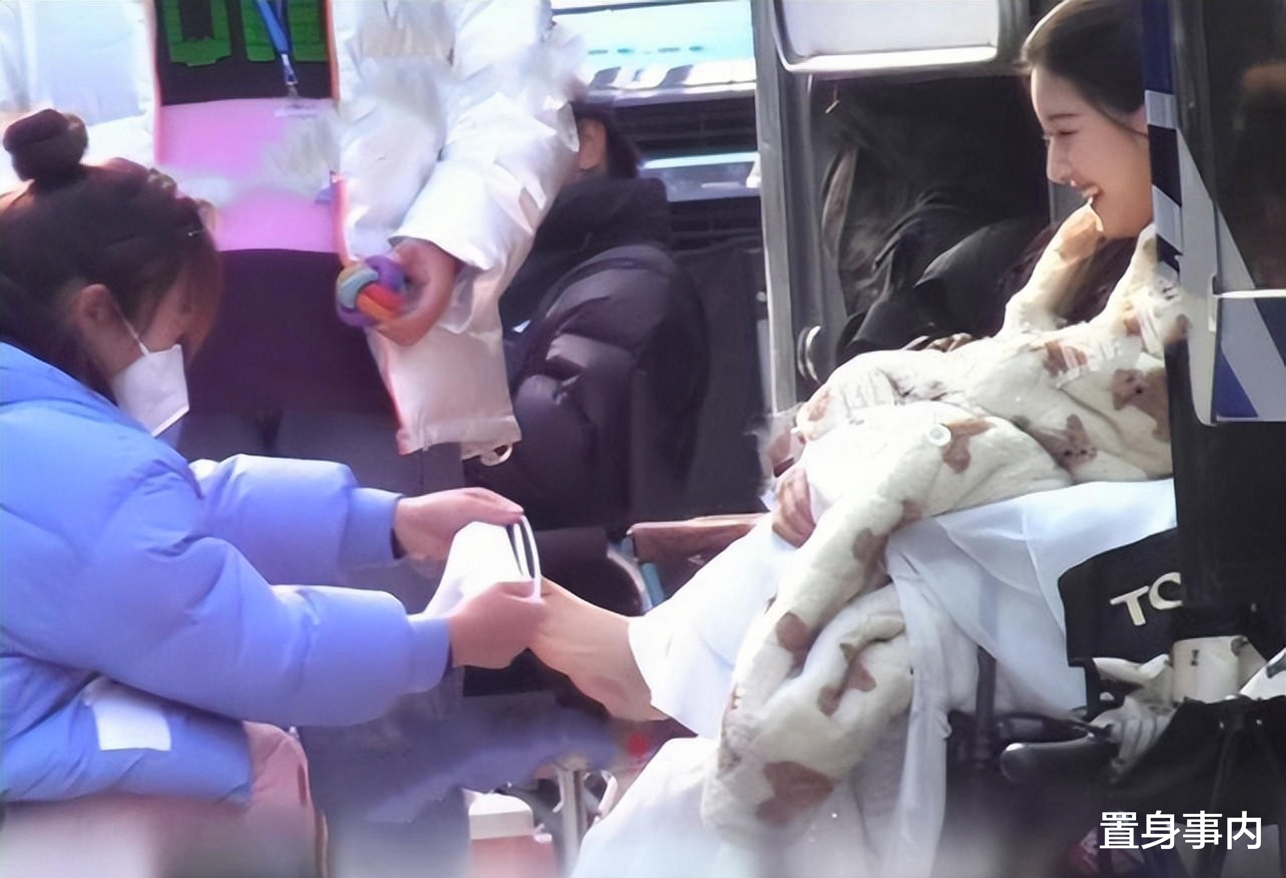 明星助理|一张“明星助理”招聘表，将艺人的“高高在上”，扒得一干二净