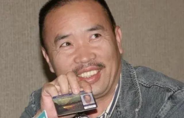 她是赖昌星红楼里的“头牌”,容貌姣好学历高,让大佬们无法拒绝