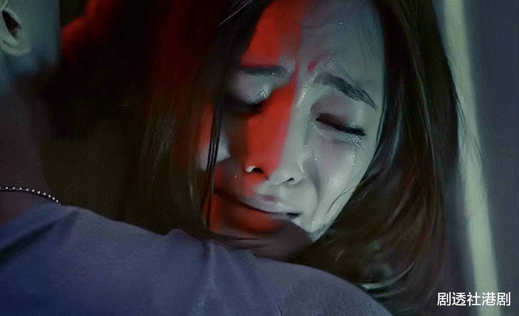 陈桢怡|TVB小花新剧牺牲大！遭“五花大绑”拒用替身，因脚踏两只船遭雪藏半年