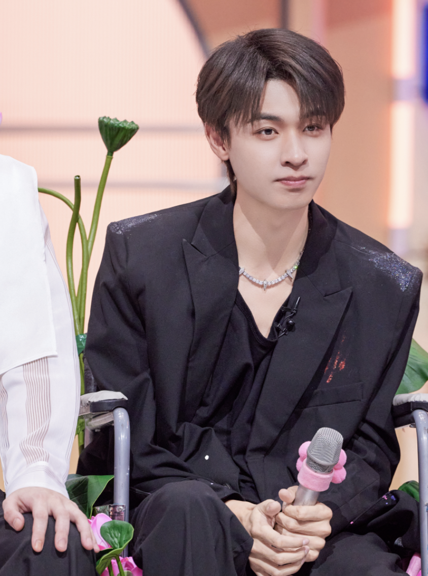 张云雷|南京这一夜,张云雷的丑恶嘴脸,把德云社的“底裤”都扒光了