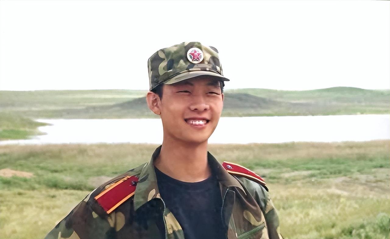 最“丑”影帝张译:苦守植物人前女友10年,却娶带娃二婚央视主持