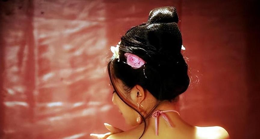 横店20万群演现状：美女泛滥成灾，裸替日入3000，成单身懒汉的天堂！