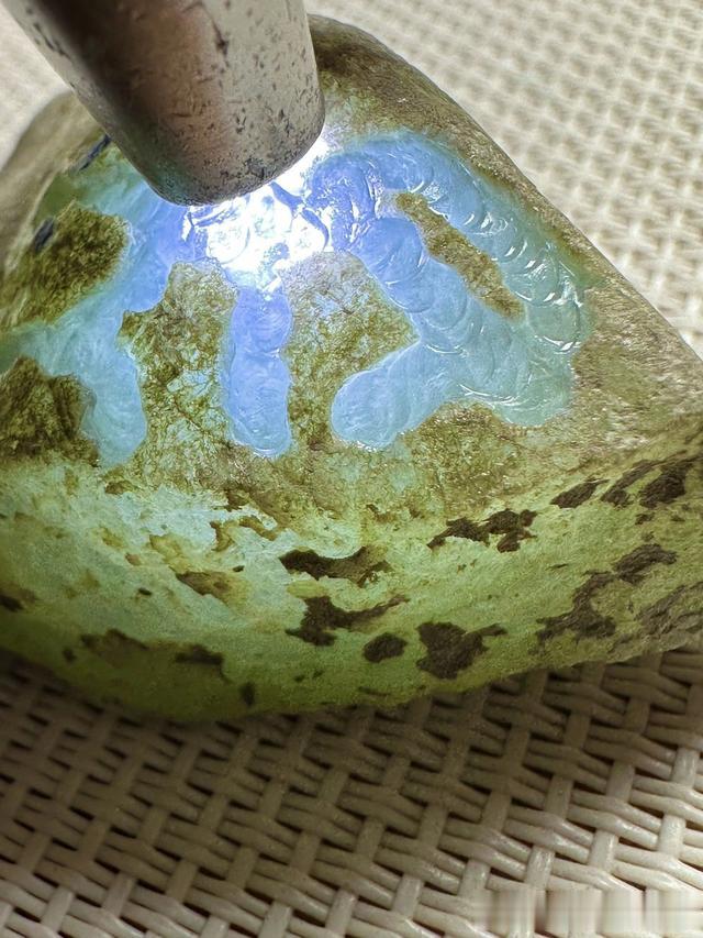 翡翠|新老后江翡翠原石有哪些不同?