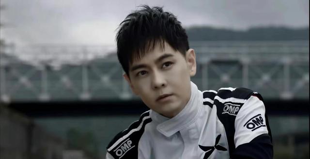 林志颖面相变凶，下巴尖成网红脸，乍看像机器人，车祸后遗症出现